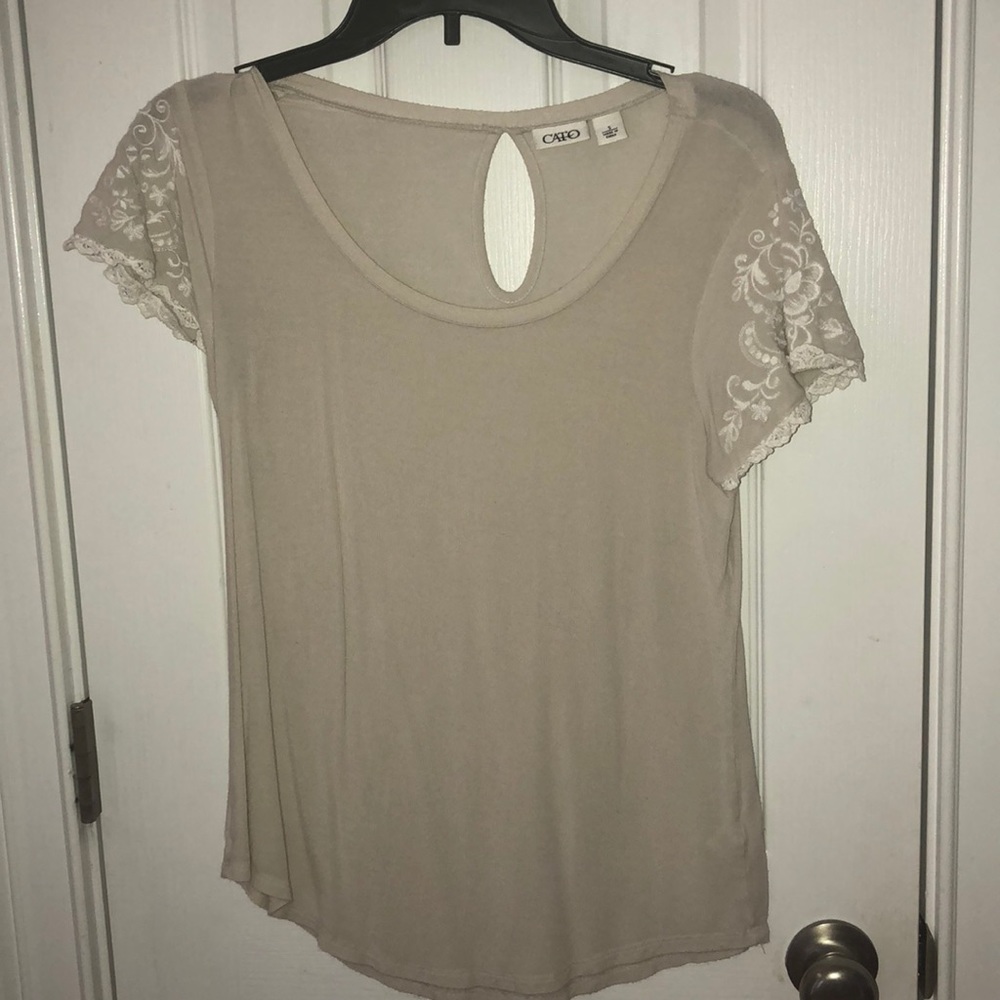 Detailed sleeve Cato top